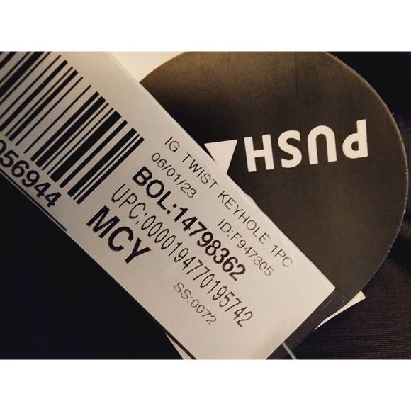 La Blanca One Piece Swimsuit Black Push Up Twist Plunge Ruched 8 New - Picture 6 of 7